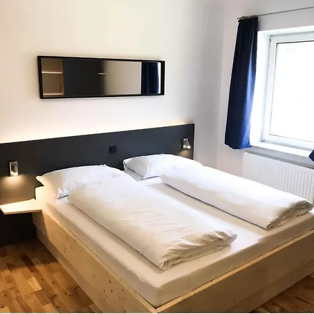 In Eisenerz/steiermark 35486 *